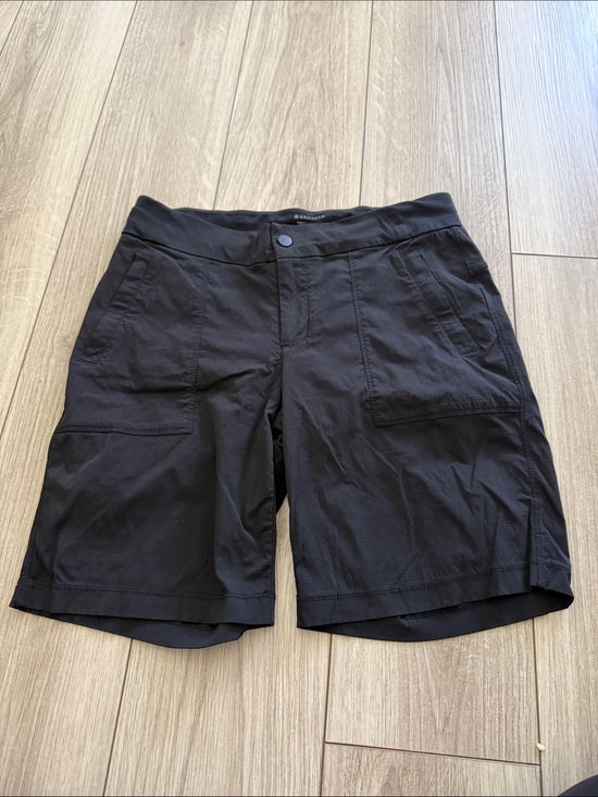 Athleta Pants - Athleta Women’s Black Trekkie Bermuda Shorts 2.0 size 8